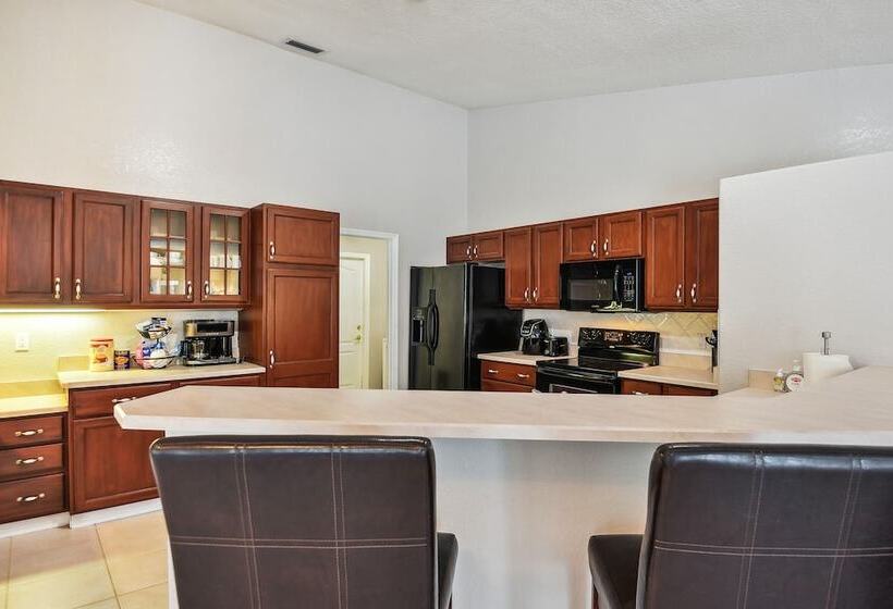 Palm Coast Escape: Screened Lanai, Saltwater Pool!