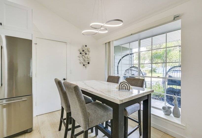 Palm Harbor Paradise W/ Community Pool!