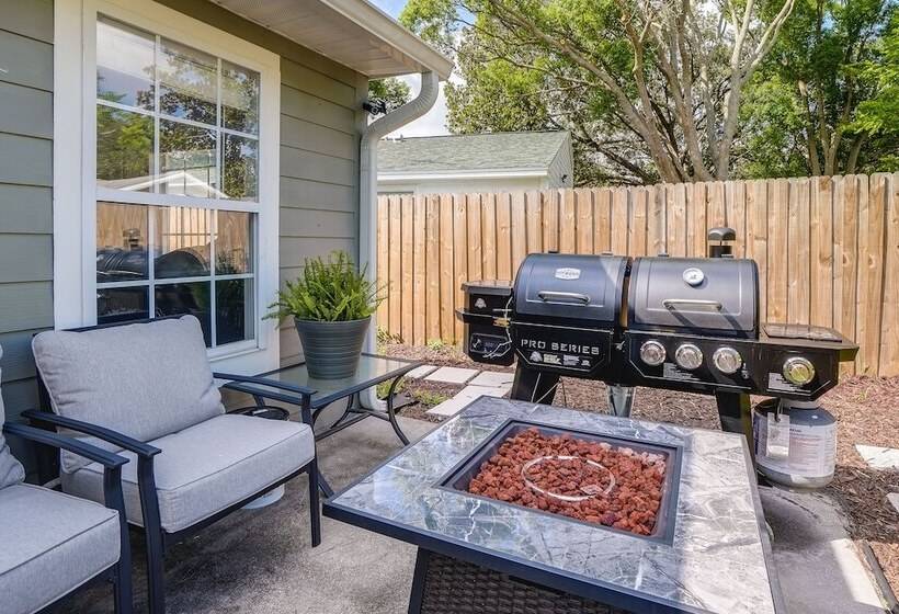 Palm Harbor Paradise W/ Community Pool!