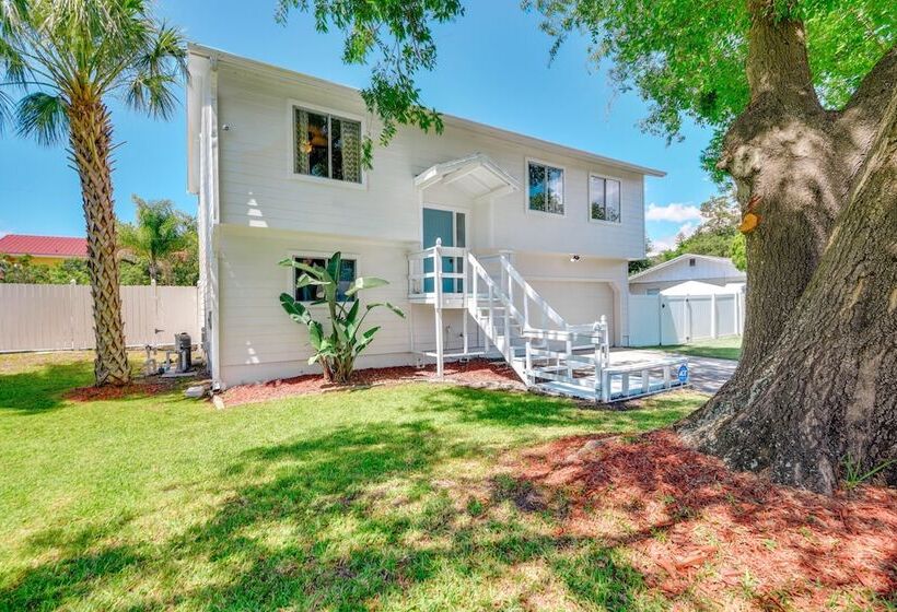 Palmetto Escape W/ Balcony   Walk To Marina!