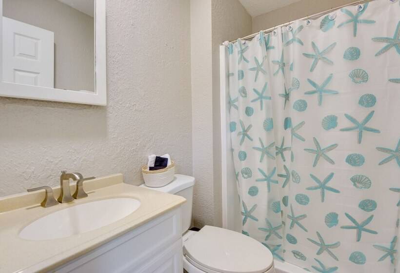 Palmetto Escape W/ Balcony   Walk To Marina!