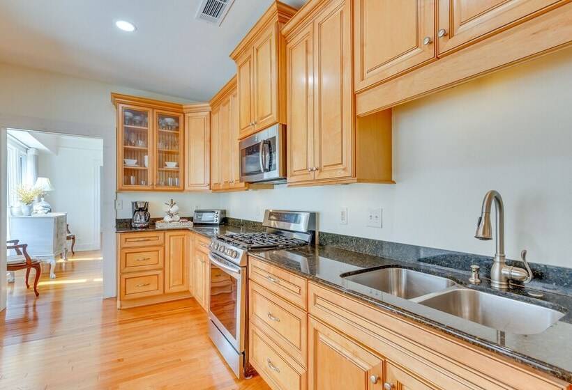 Pensacola Paradise: Furnished Deck & Gas Grill!