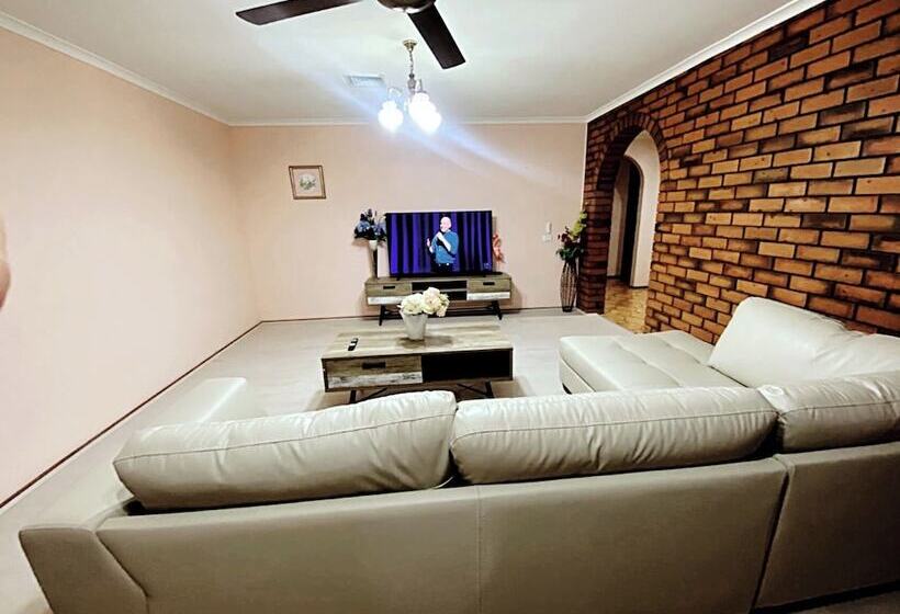 بنسيون Apple House Hoppers Crossing