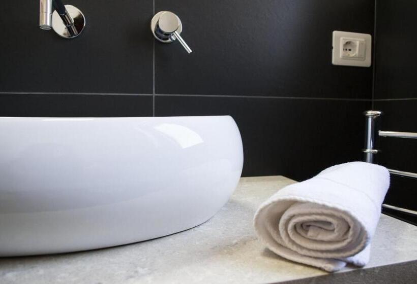 ペンション Four Winds B&b