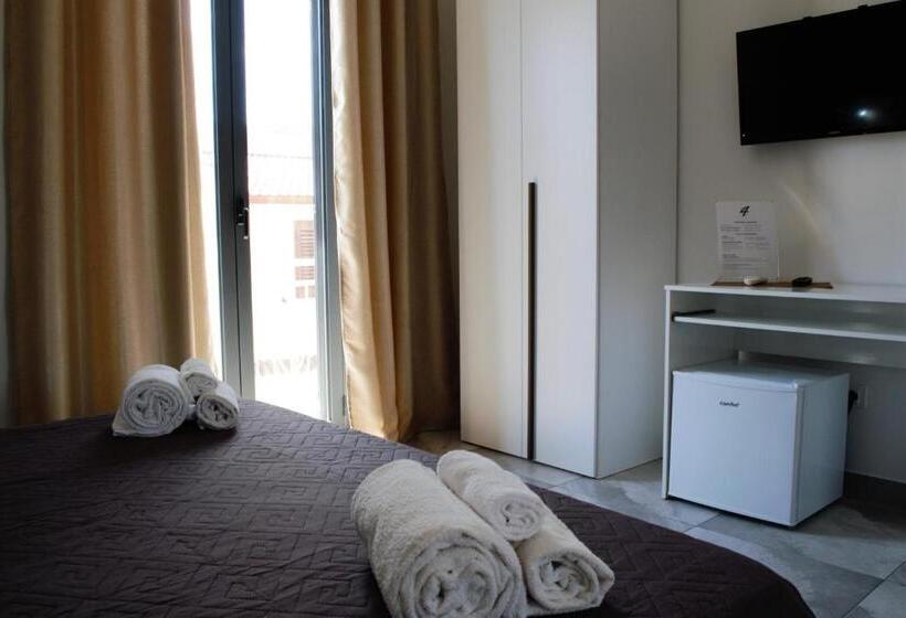 ペンション Four Winds B&b