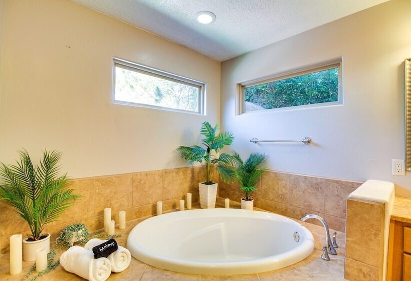 Pet Friendly Albuquerque Vacation Escape!