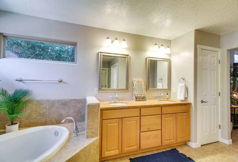 Pet Friendly Albuquerque Vacation Escape!