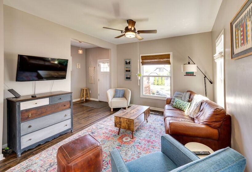 Pet Friendly Home 6 Mi To Downtown Milwaukee!