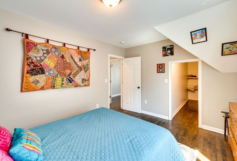 Pet Friendly Home 6 Mi To Downtown Milwaukee!