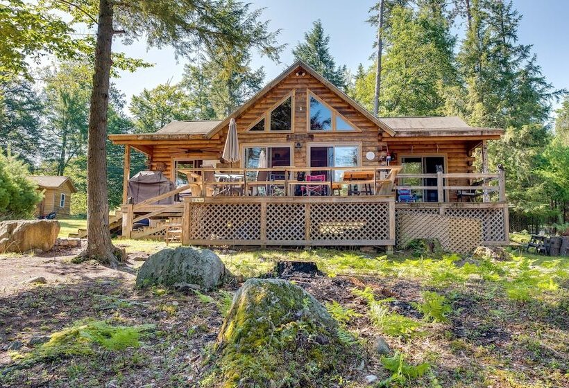 Pet Friendly Island Retreat Boat Access Only!