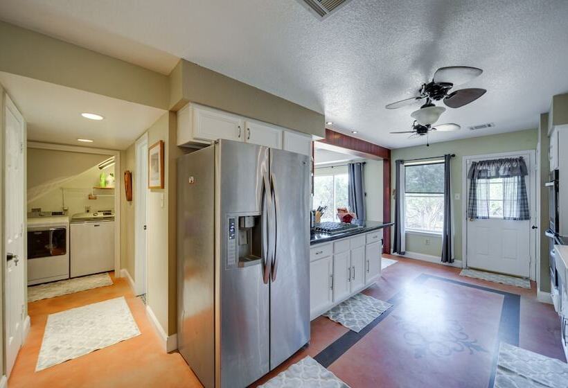 Pet Friendly New Braunfels Home W/ Game Room!
