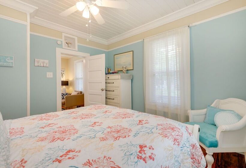 Pet Friendly St Augustine Home: Steps To Downtown!