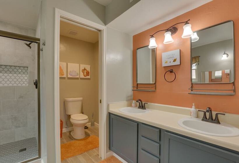 Pet Friendly Tucson Home W/ Gas Grill & Fire Pit!