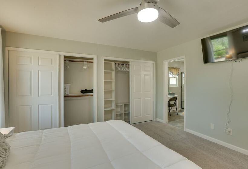 Pet Friendly Tucson Home W/ Gas Grill & Fire Pit!