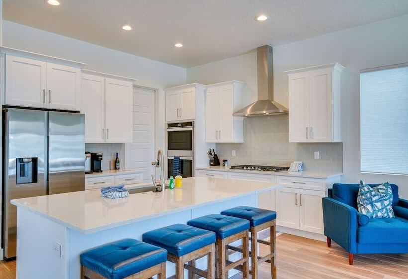 Pet Friendly Utah Abode   Fireplace, Patio & Grill