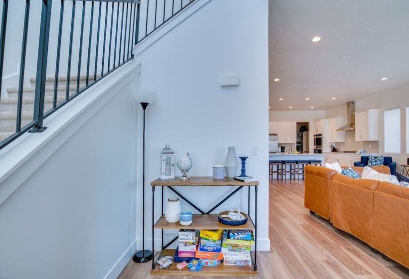 Pet Friendly Utah Abode   Fireplace, Patio & Grill
