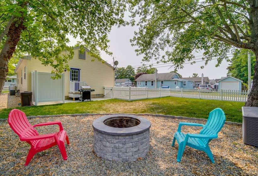 Pet Friendly Villas Vacation Rental: Walk To Bay