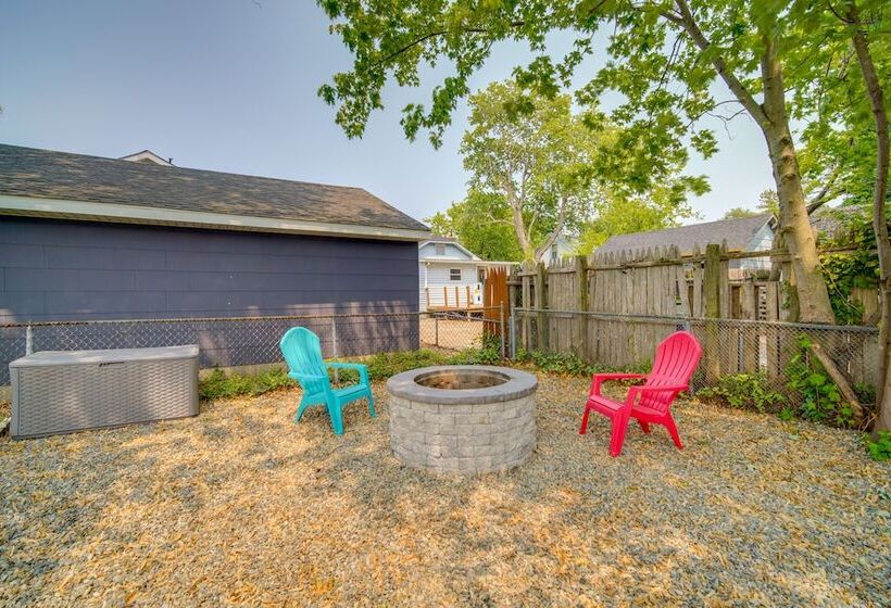 Pet Friendly Villas Vacation Rental: Walk To Bay