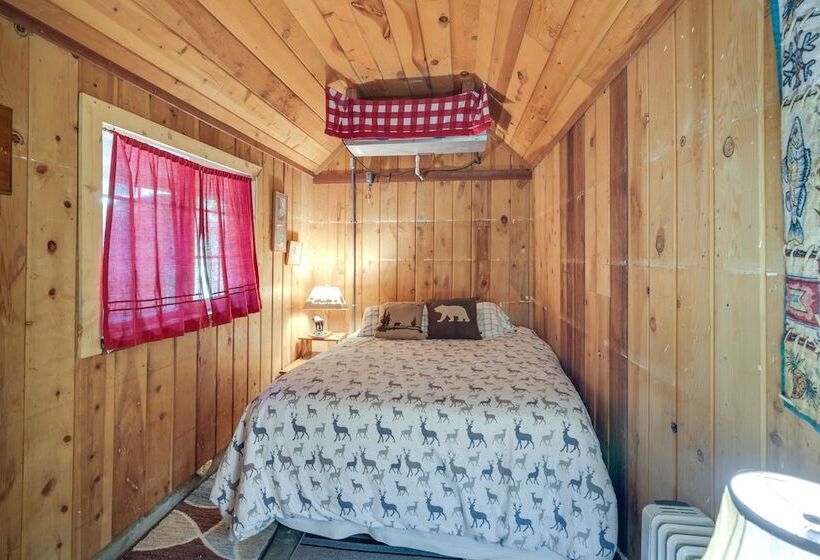 Dodge Ridge Pinecrest Mountain Cabin: Near Hiking!