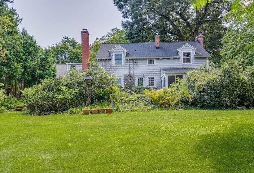 Pittsford Vacation Home: 2 Mi To Historic Village