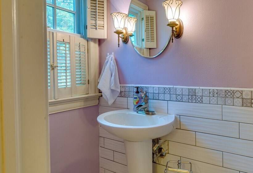 Pittsford Vacation Home: 2 Mi To Historic Village