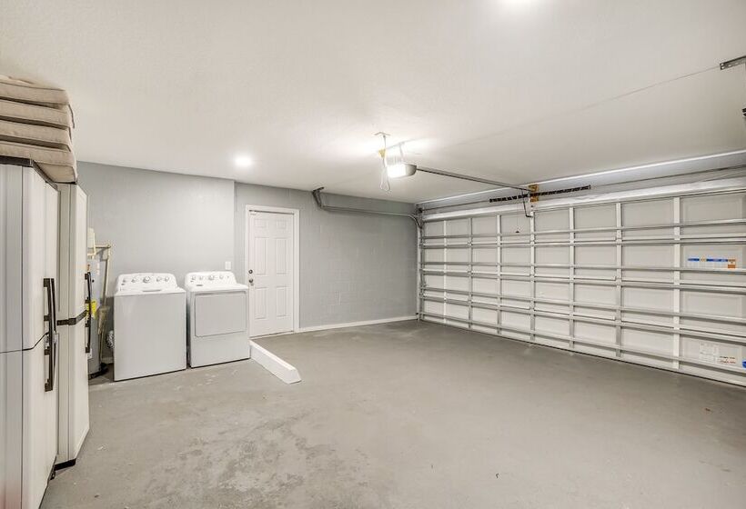 Poolside Paradise: Port Richey Retreat W/ Patio!