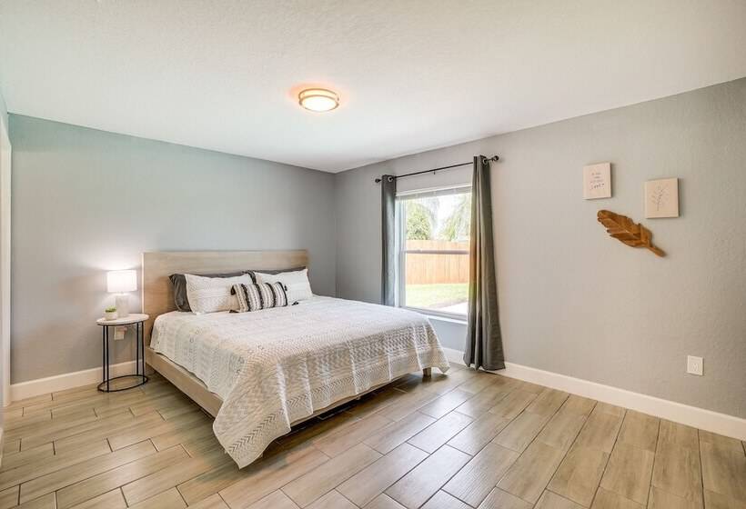 Poolside Paradise: Port Richey Retreat W/ Patio!