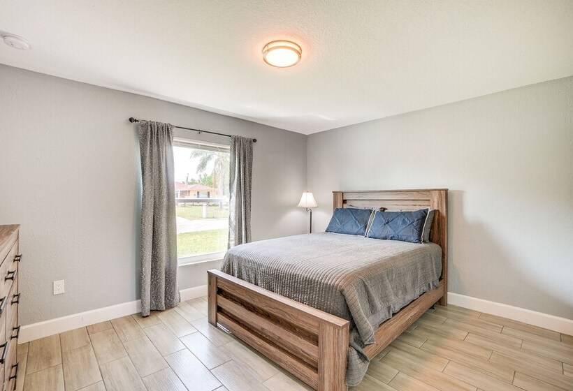 Poolside Paradise: Port Richey Retreat W/ Patio!