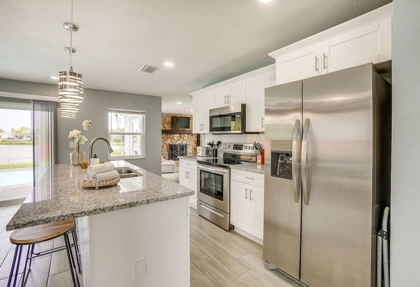 Poolside Paradise: Port Richey Retreat W/ Patio!