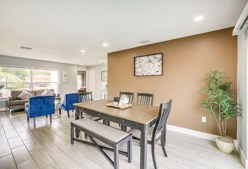 Poolside Paradise: Port Richey Retreat W/ Patio!