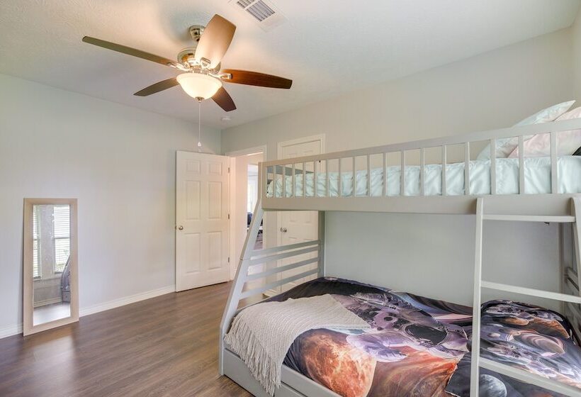 Port Neches Home Rental: Walk To Tugboat Island!