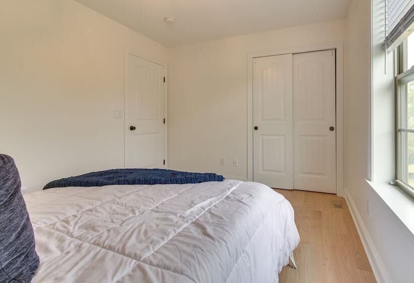 Prime Peoria Retreat W/ Deck & Fireplace!