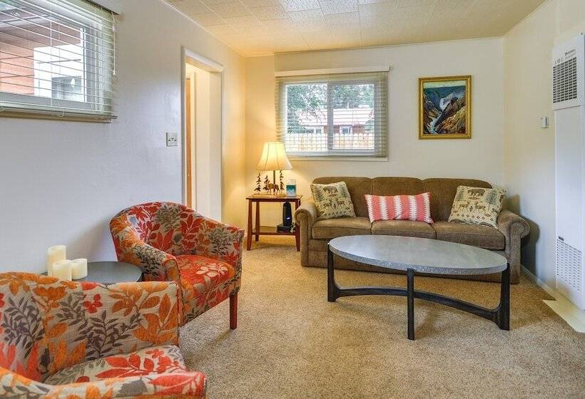 Quaint Cody Cottage W/ Grill: Walk To Downtown!
