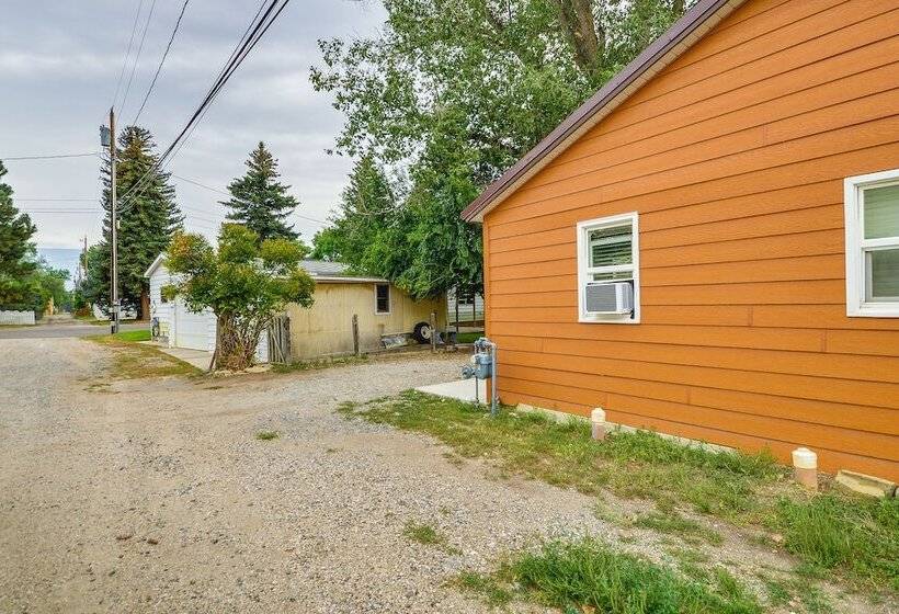 Quaint Cody Cottage W/ Grill: Walk To Downtown!