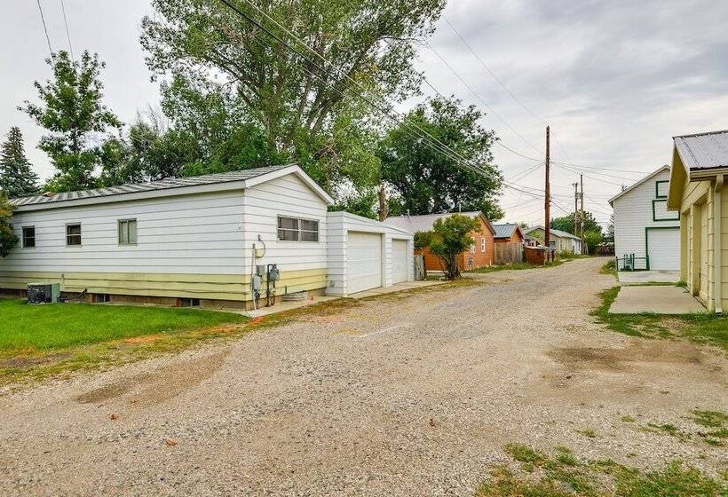 Quaint Cody Cottage W/ Grill: Walk To Downtown!