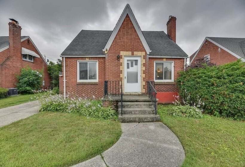 Quiet Cheektowaga Retreat: 23 Mi To Niagara Falls!