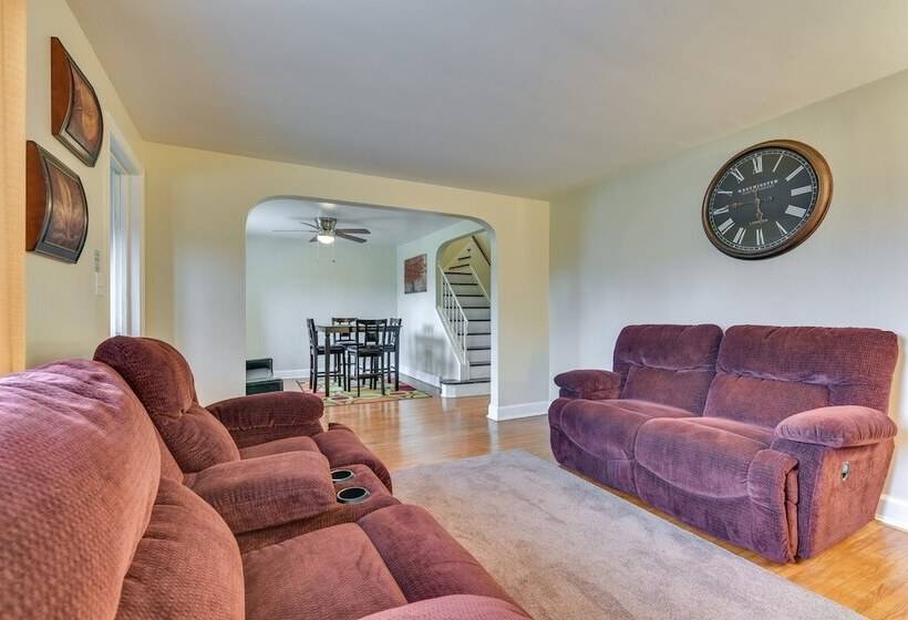 Quiet Cheektowaga Retreat: 23 Mi To Niagara Falls!