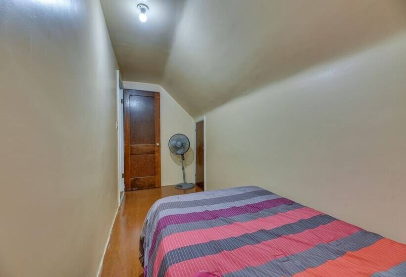 Quiet Cheektowaga Retreat: 23 Mi To Niagara Falls!