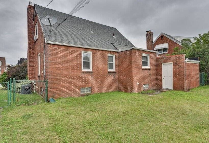 Quiet Cheektowaga Retreat: 23 Mi To Niagara Falls!