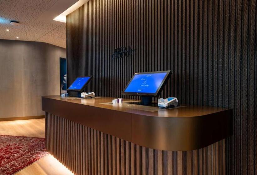 Radisson Blu Hotel At Porsche Design Tower Stuttgart