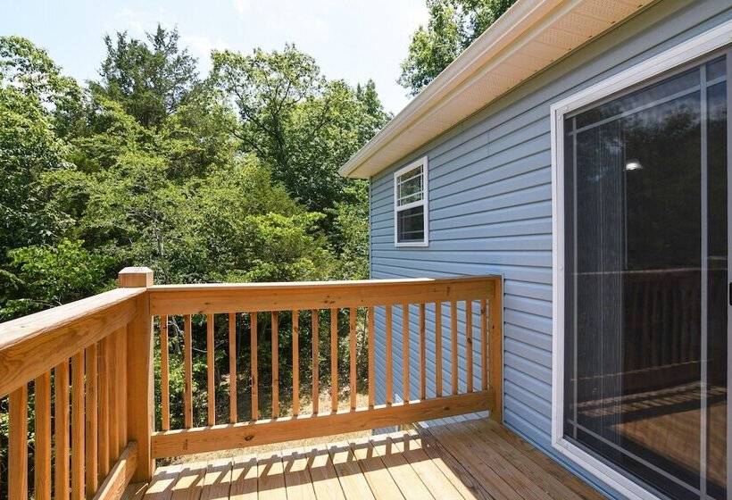 Reeds Spring Home: 4 Mi To Table Rock Lake!