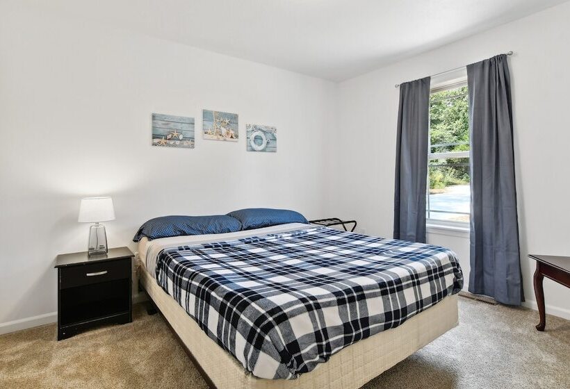 Reeds Spring Home: 4 Mi To Table Rock Lake!