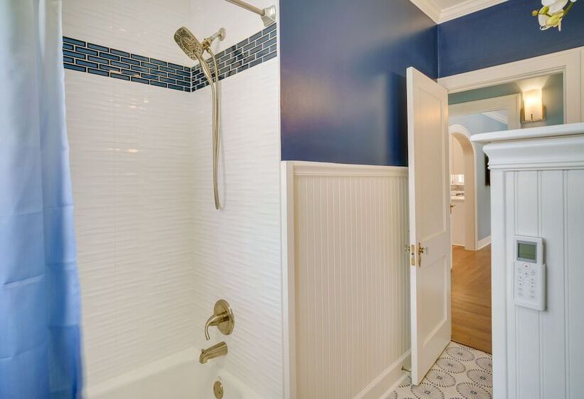 Relaxing Baton Rouge Retreat With Patio!