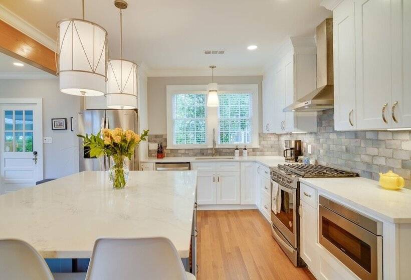 Relaxing Baton Rouge Retreat With Patio!