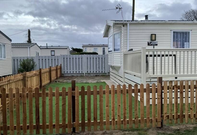 إقامة 2 Brightholme 6 Berth Enclosed Garden