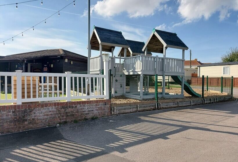 إقامة 2 Brightholme 6 Berth Enclosed Garden