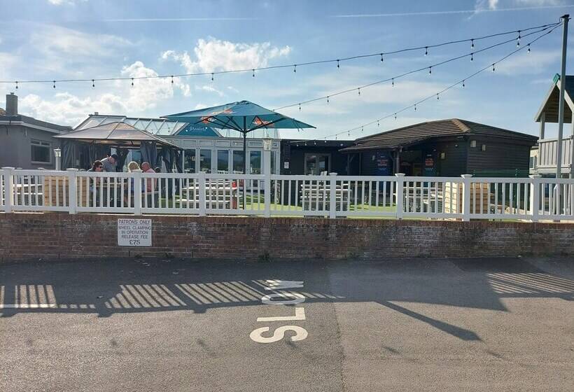 إقامة 2 Brightholme 6 Berth Enclosed Garden