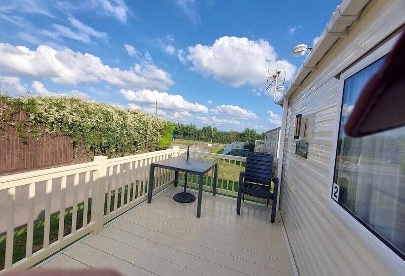 إقامة 2 Brightholme 6 Berth Enclosed Garden