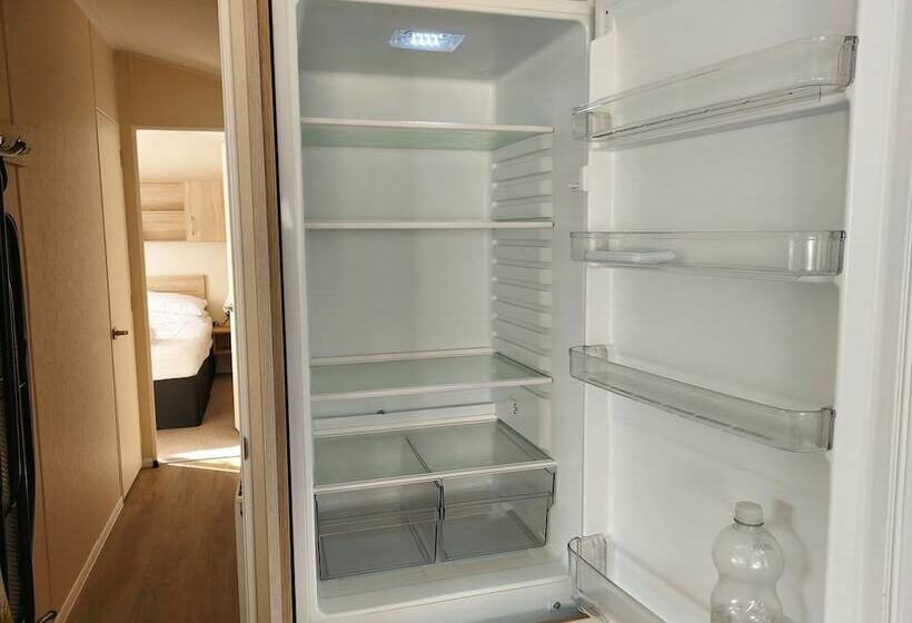 إقامة 2 Brightholme 6 Berth Enclosed Garden