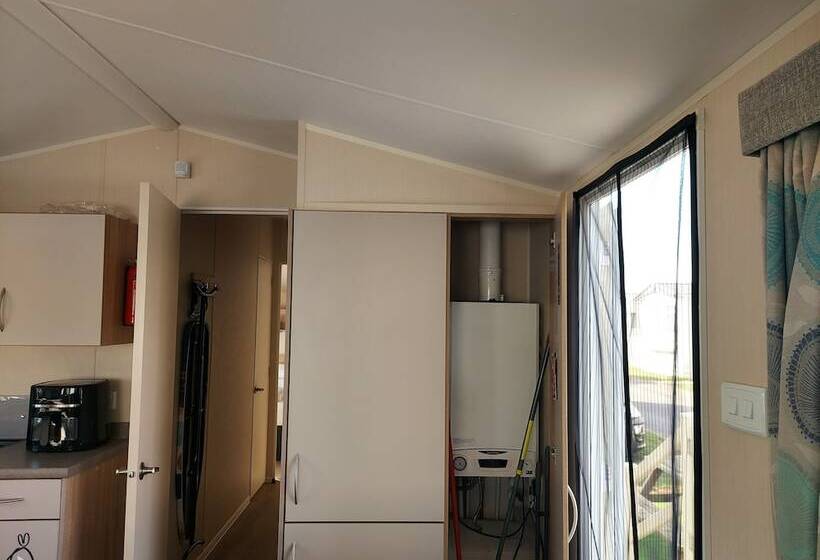 إقامة 2 Brightholme 6 Berth Enclosed Garden